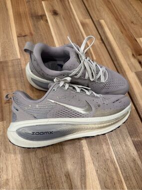 Nike Women's Running Shoes - Light tan with Gold and off white accents